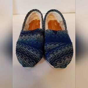 TOMS BLUE EVA STRIPED WOOLEN UPPER SHERPA LINED WOMENS SZ 7.5 SLIP ONS EUC